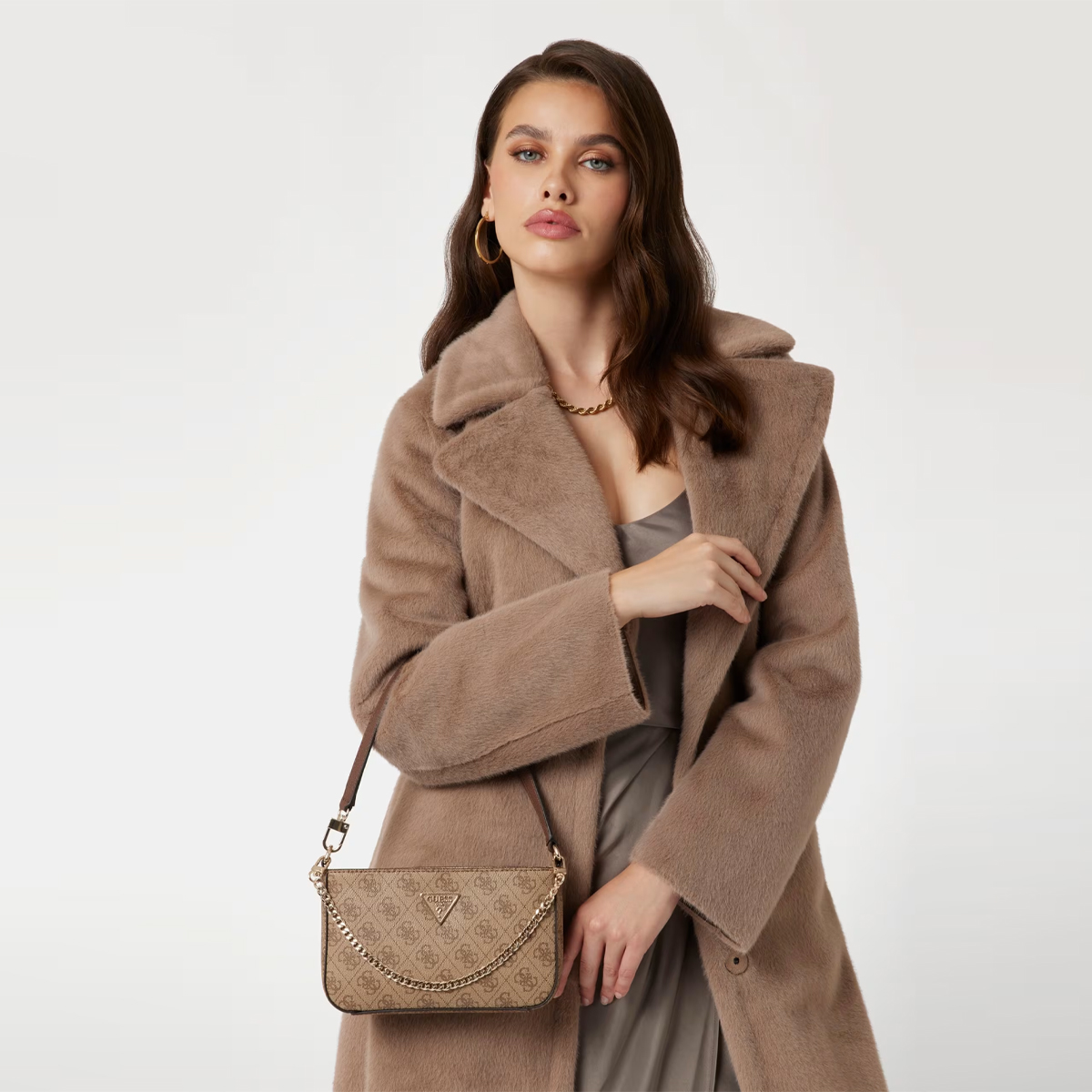 Guess Borsa a mano Noelle Mini Latte Logo Brown - 2 Guess Borsa a mano Noelle Mini Latte Logo Brown - 2