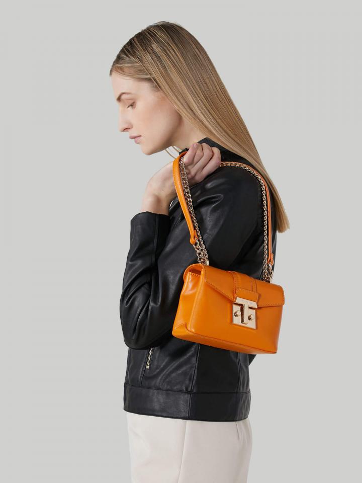 Il fascino raffinato delle borse romantiche