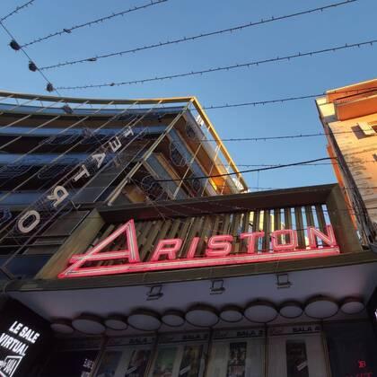 Outfit Sanremo 2025: abbinamenti con bag di tendenza