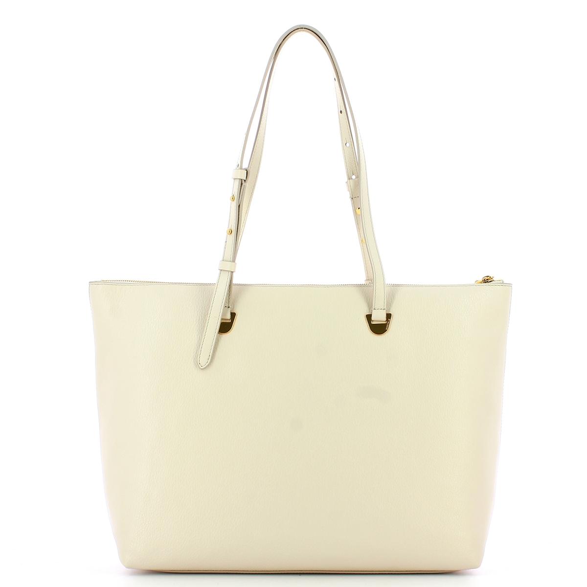 Coccinelle Shopping Lea - 3